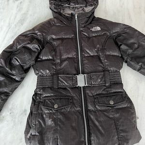 Black puffer THE NORTH FACE kids size 10-12 worn with love